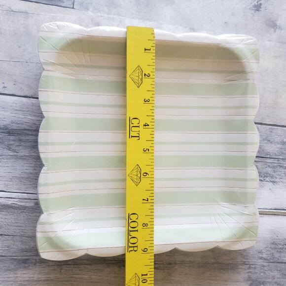 NWT My Mind's Eye Multi Colored Striped Scalloped Edged Paper Paper Plates (24) - Picture 2 of 2